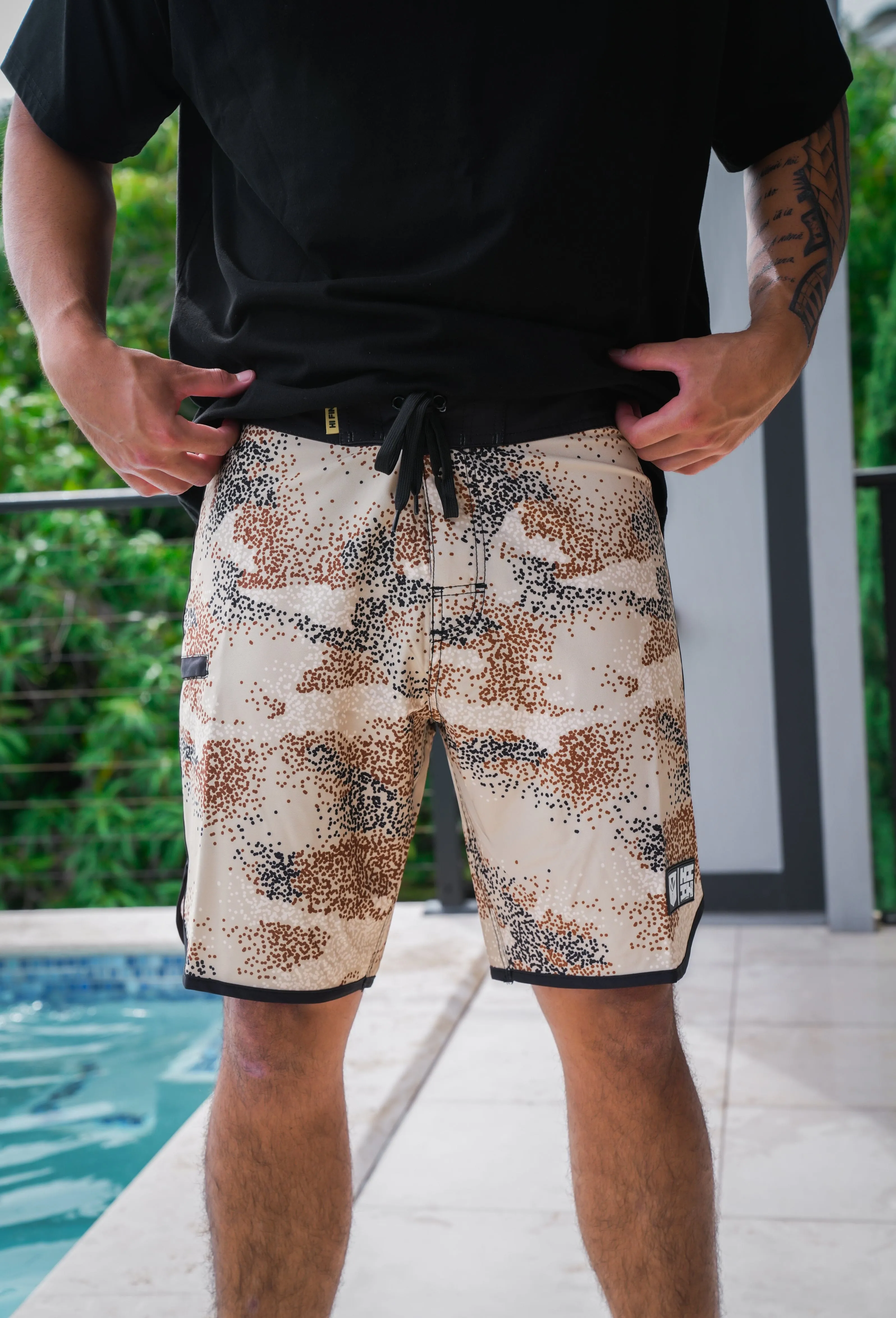 SAND SPRAY CAMO BOARDSHORTS