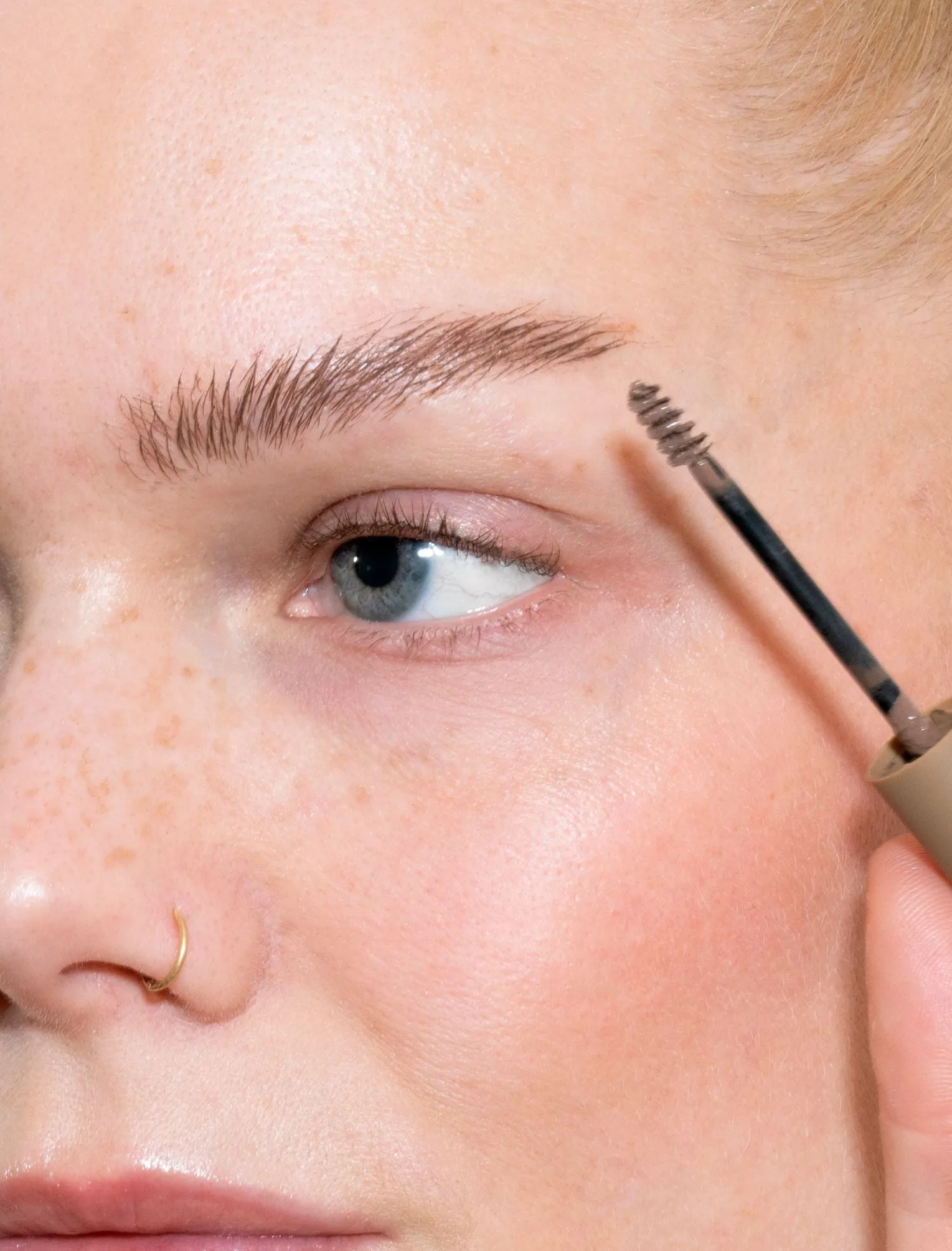 Tinted brow gel